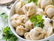 Какие пельмени можно заказать с доставкой на дом в Москве