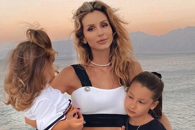 
                            «Тильда так выросла»: Светлана Лобода потрясла фанатов нежным снимком с дочерьми
                        