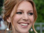 Секси-мама: беременная Наталья Подольская в купальнике понежилась на пляже