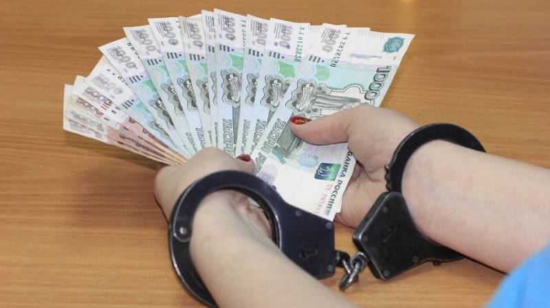Чиновника из Минобороны подозревают в получении взятки в 1,4 млн рублей