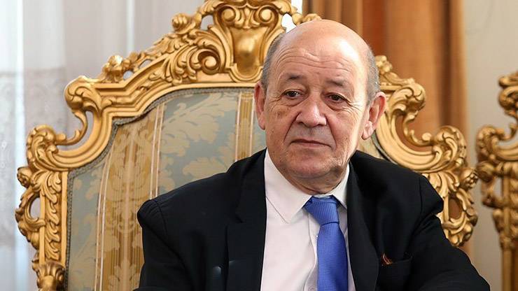 Глава МИД Франции посетил Алжир с целью возродить двусторонние отношения
