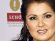 Анна Нетребко получила гражданство Австрии в 2006 году