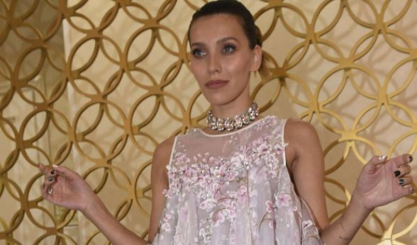 Певица Валерия пожалела беременную телеведущую Регину Тодоренко