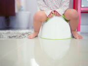 Детские горшки: когда ребенку пора переходить на унитаз