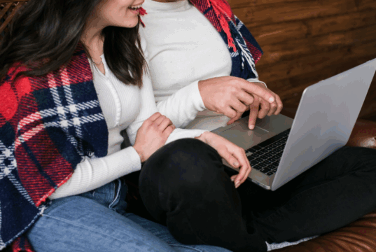 Современные сайты знакомств: плюсы и критерии выбора