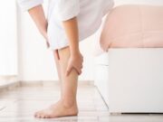 Как вернуть лёгкость ногам к концу дня: комплексный подход к образу жизни и поддержке вен